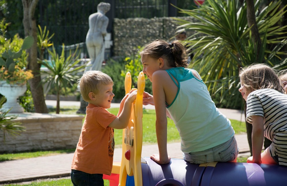 Familienurlaub - Ferienwohnung Le Due Torri am Gardasee